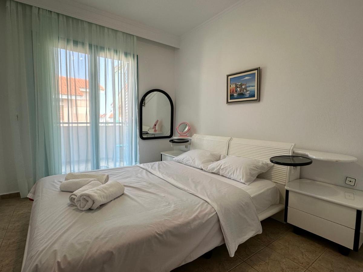 Emerald Apartment Pefkohori Екстер'єр фото