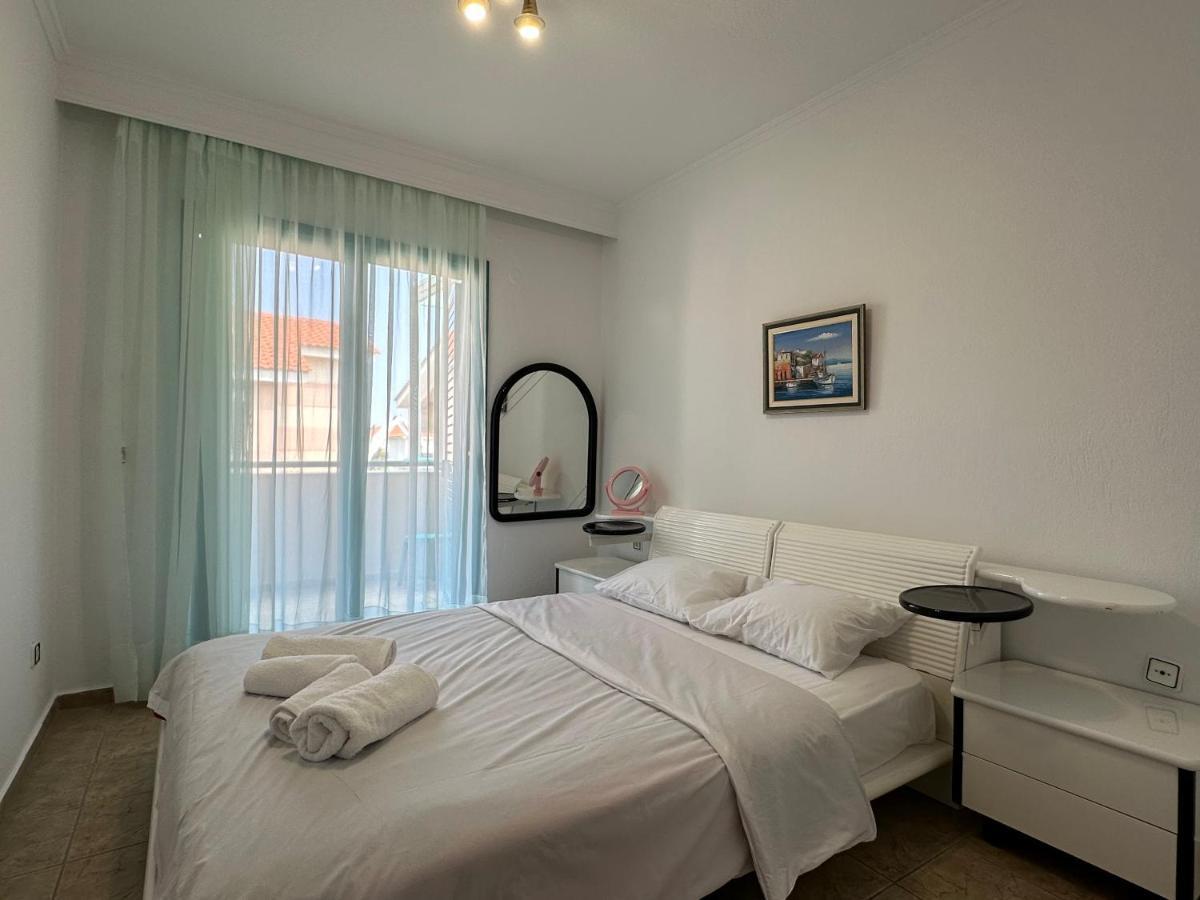 Emerald Apartment Pefkohori Екстер'єр фото
